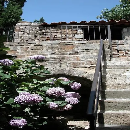 펜션 Stone With Panoramic Views