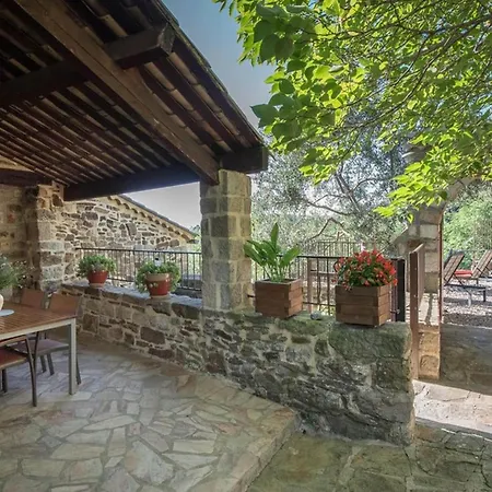Stone With Panoramic Views Rocher