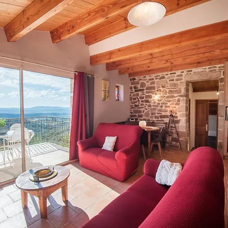 Stone With Panoramic Views * Rocher
